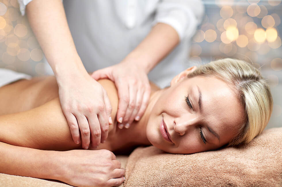 Entspannung bei einer Massage im Beauty & SPA im Gesundheitshotel