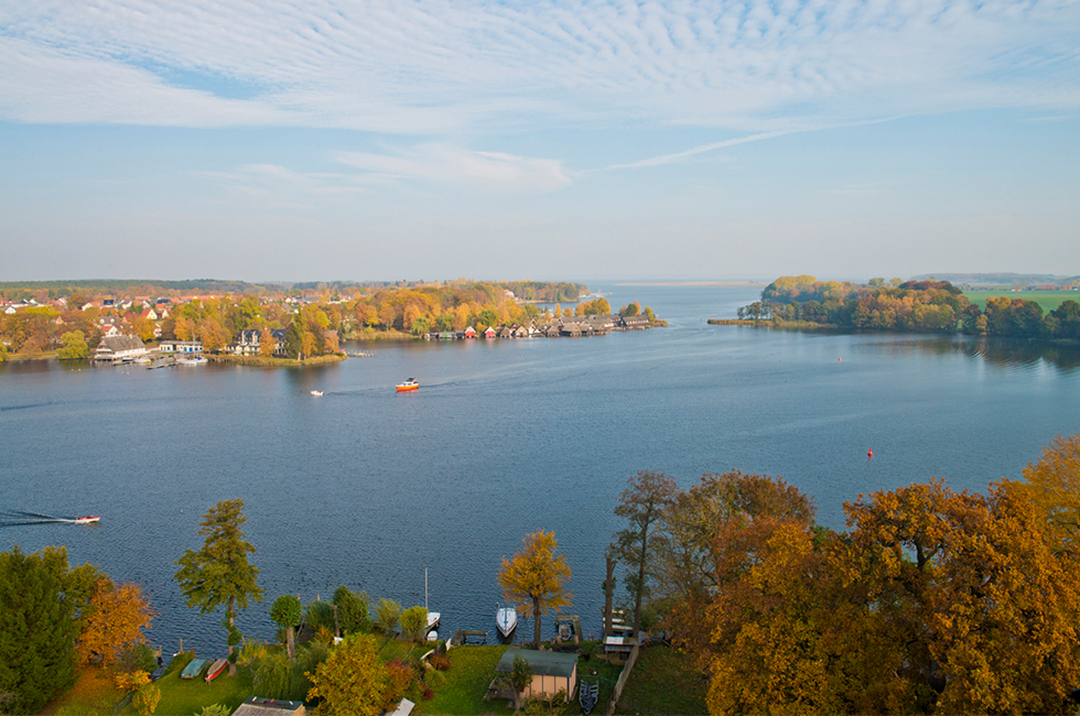 Müritz Seeblick Kirchturm © 1000seen Drühl