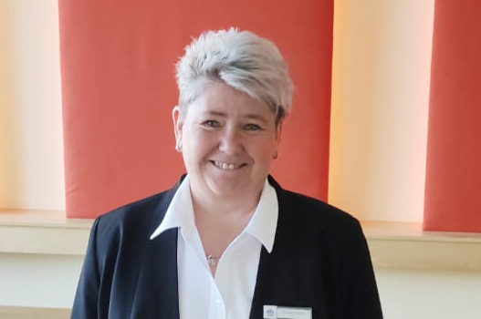 Kurzentrum Waren (Müritz) – Restaurantleiterin Daniela Kepert Kurzentrum Waren (Müritz) – Restaurantleiterin Daniela Kepert
