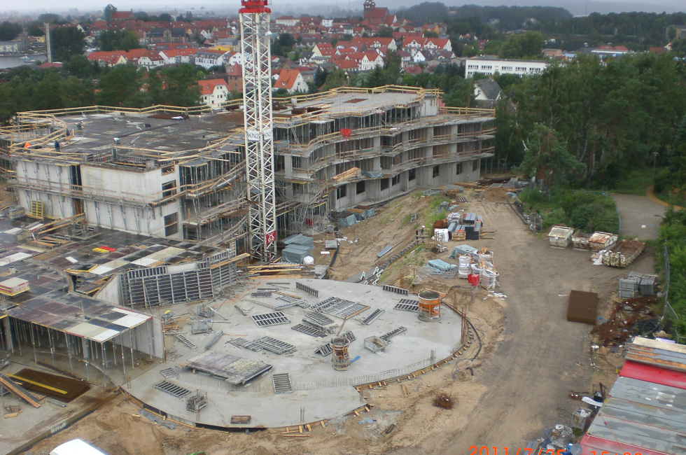 Rohbau des Kurzentrum Waren (Müritz) im Juli 2011