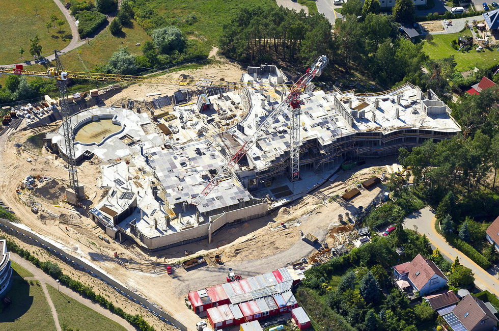 Die Baustelle des Kurzentrum Waren (Müritz) im Juli 2011 aus der Luft. (Foto: Müritz-Zeitung)